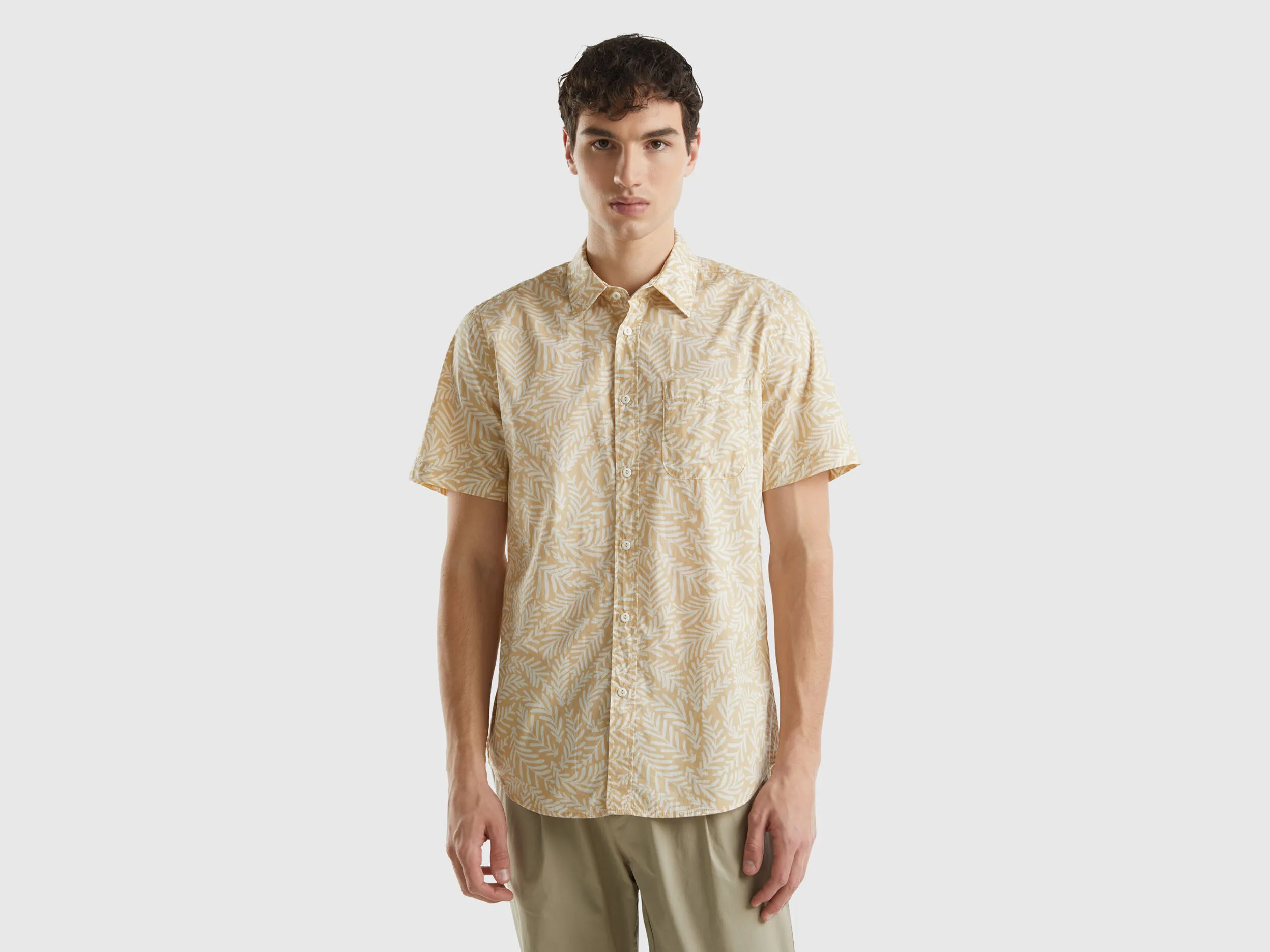 Camisa estampada de manga corta